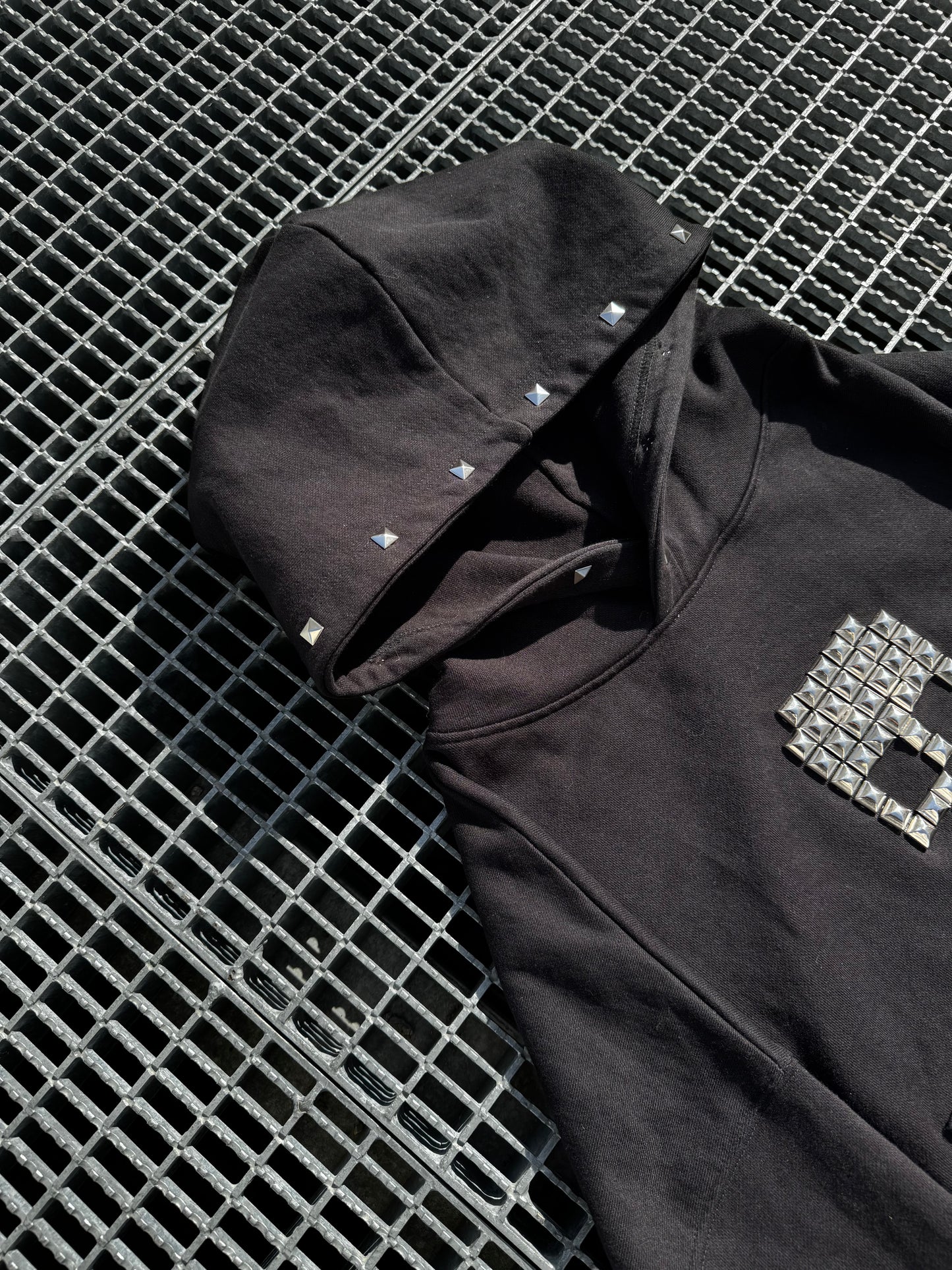 STUDDED SKULL HOODIE