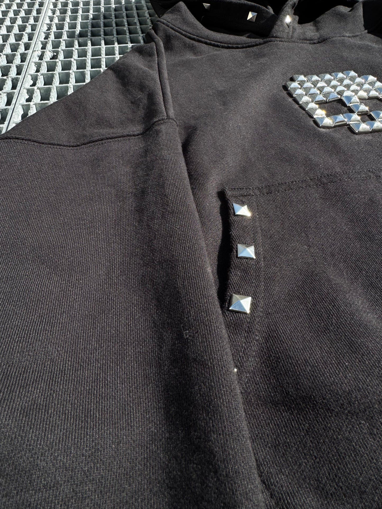 STUDDED SKULL HOODIE