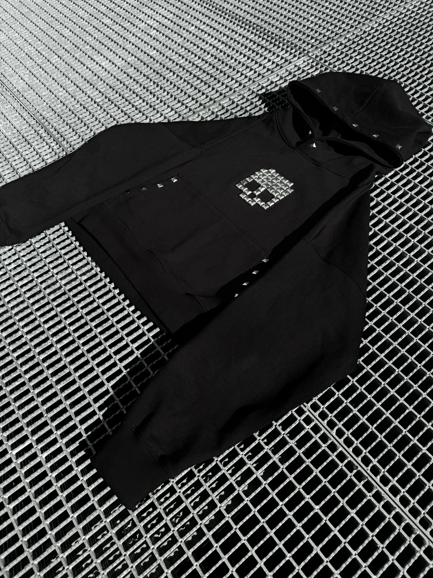 STUDDED SKULL HOODIE